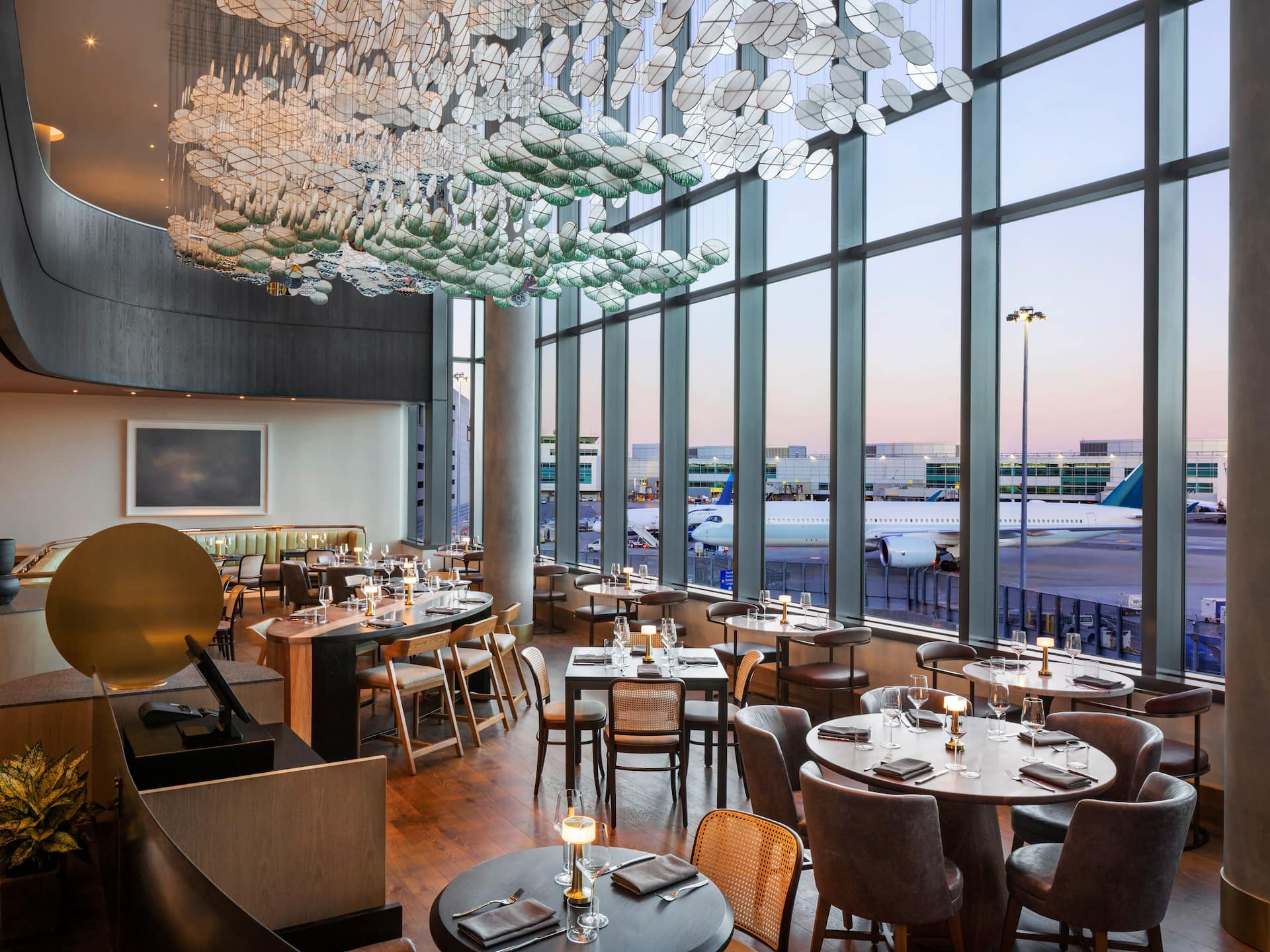 Grand Hyatt at SFO Quail Crane Seating