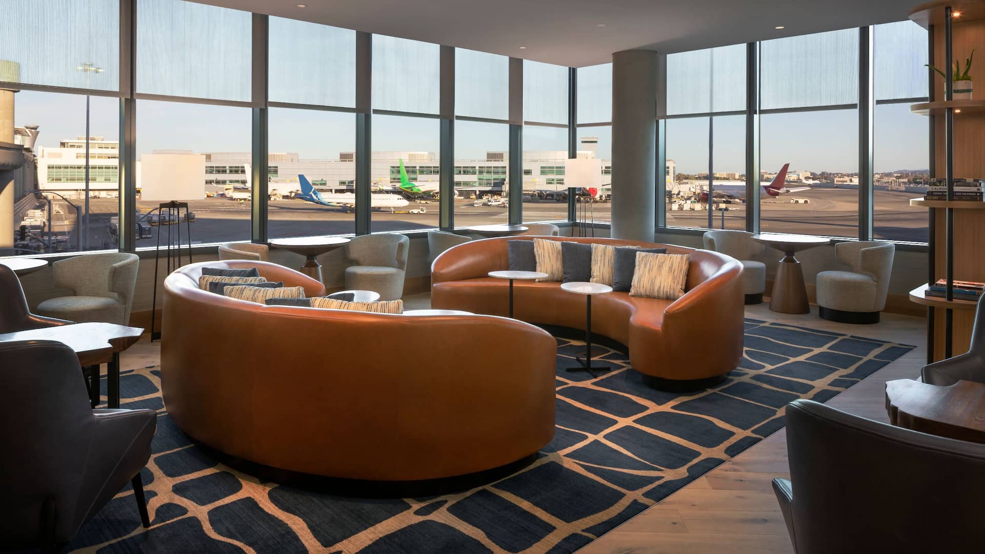 Grand Hyatt at SFO Grand Club Seating