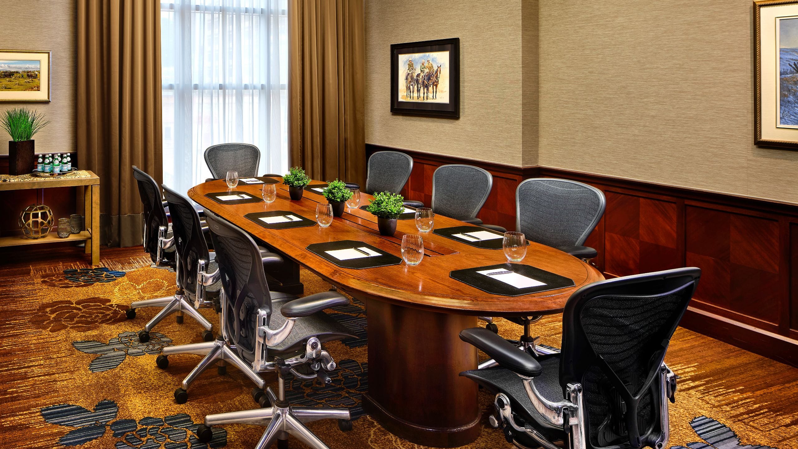 Hyatt Regency Calgary McTavish Boardroom Setup