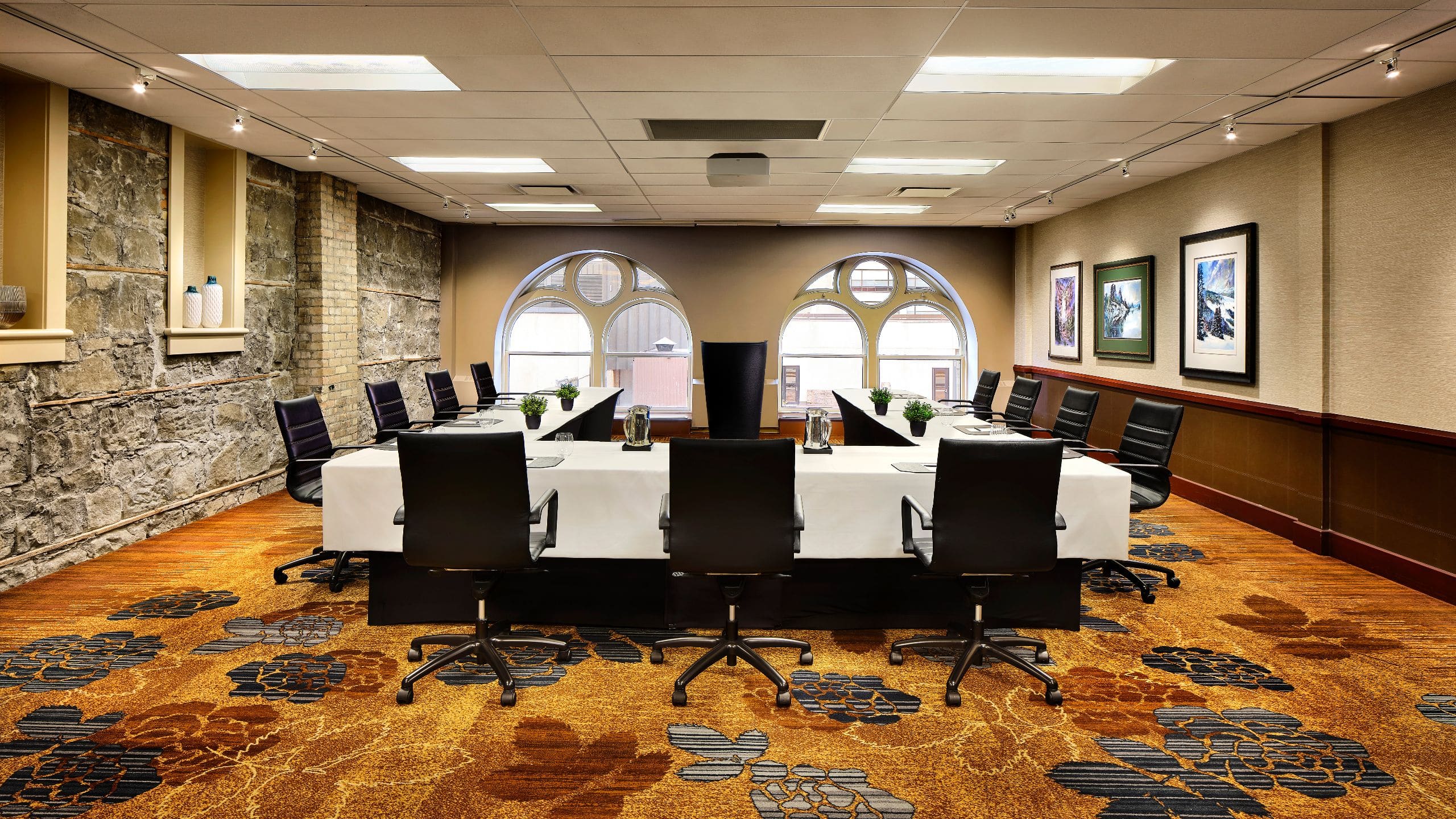 Hyatt Regency Calgary Neilson UShape Setup