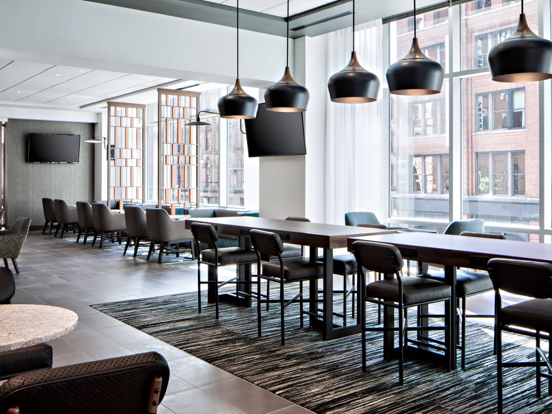 Hyatt Place Grand Rapids/Downtown Lobby Dining Area