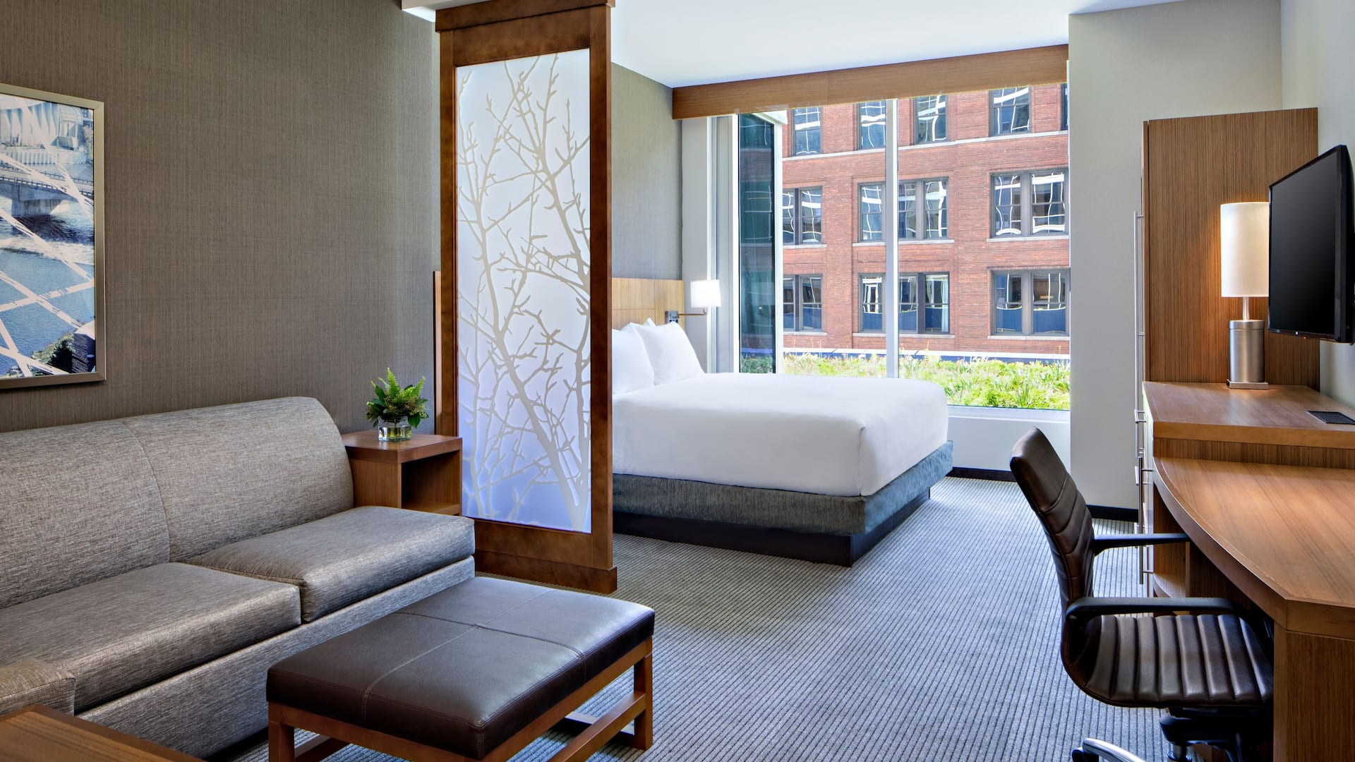 Hyatt Place Grand Rapids/Downtown King Guestroom with Rooftop View