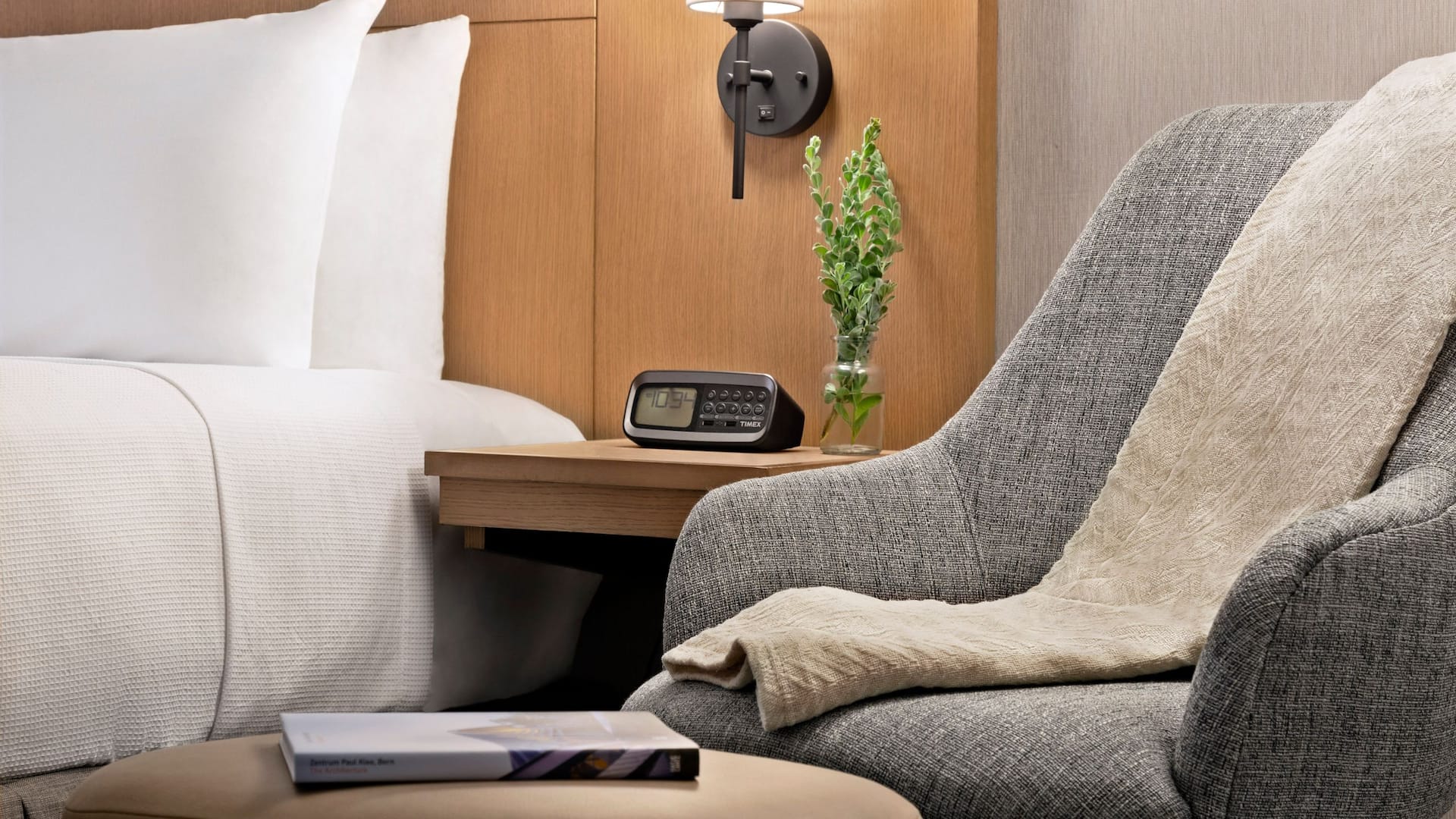 Hyatt Place Tucson-Central Guestroom Details