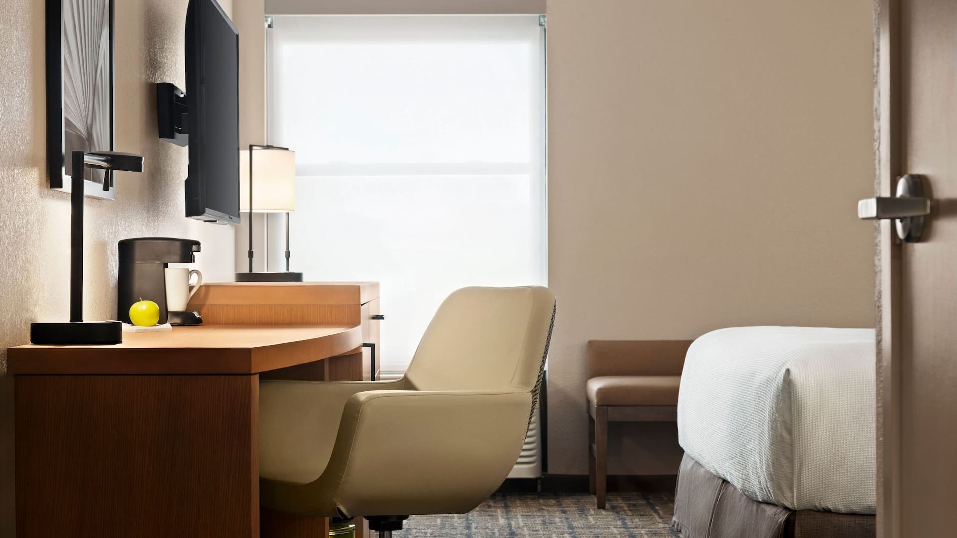 Hyatt Place Tucson-Central Guestroom Details