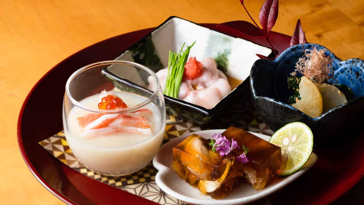 Hyatt Regency Hakone Resort & Spa| Dining Room Sushi Appetizer