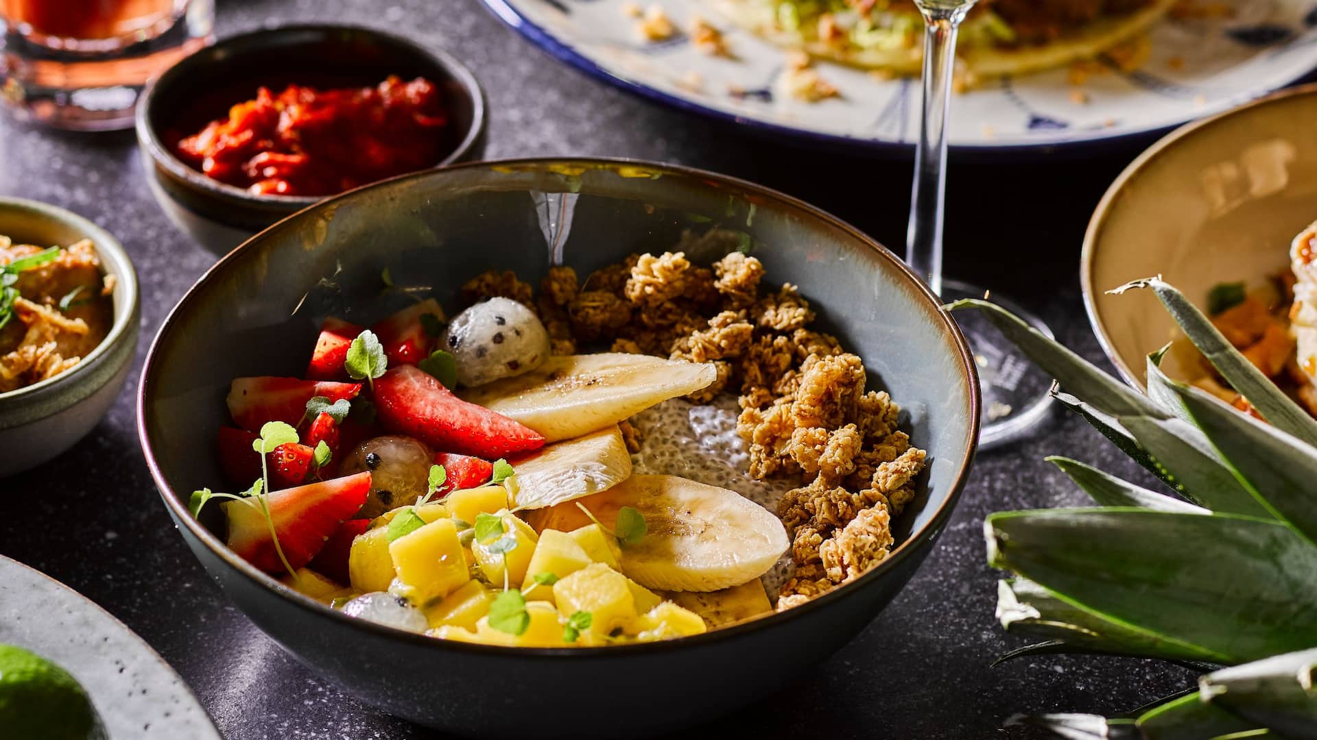 Hyatt Regency Amsterdam Mama Makan Brunch Fruit Bowl
