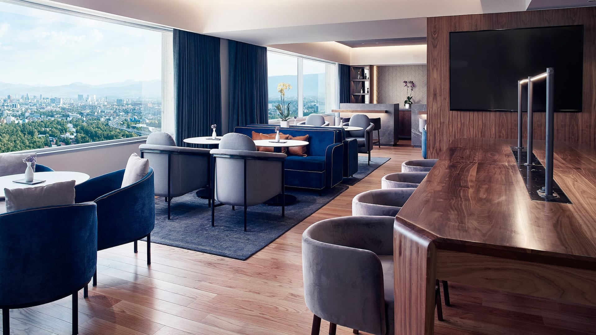 Hyatt Regency Mexico City Regency Club Community Table