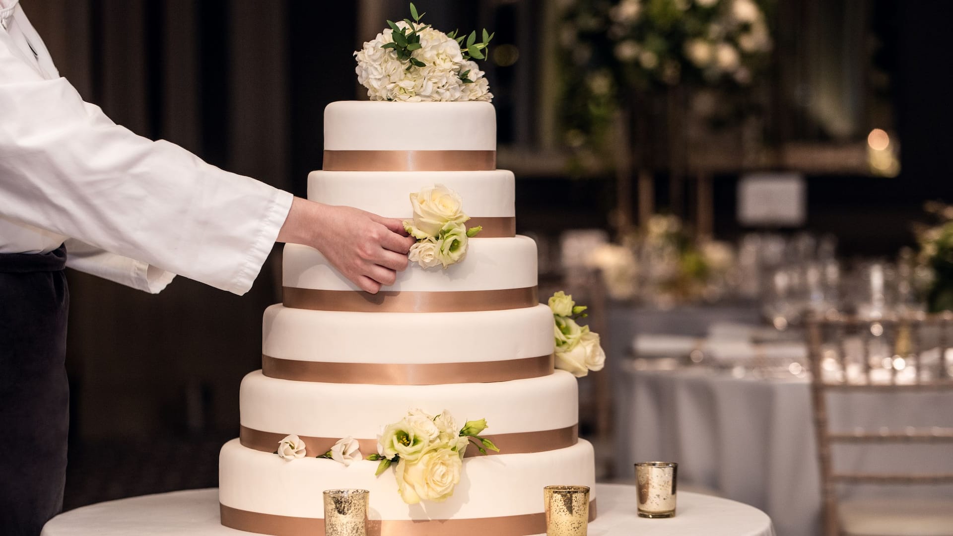 Hyatt Regency London - The Churchill Wedding Cake