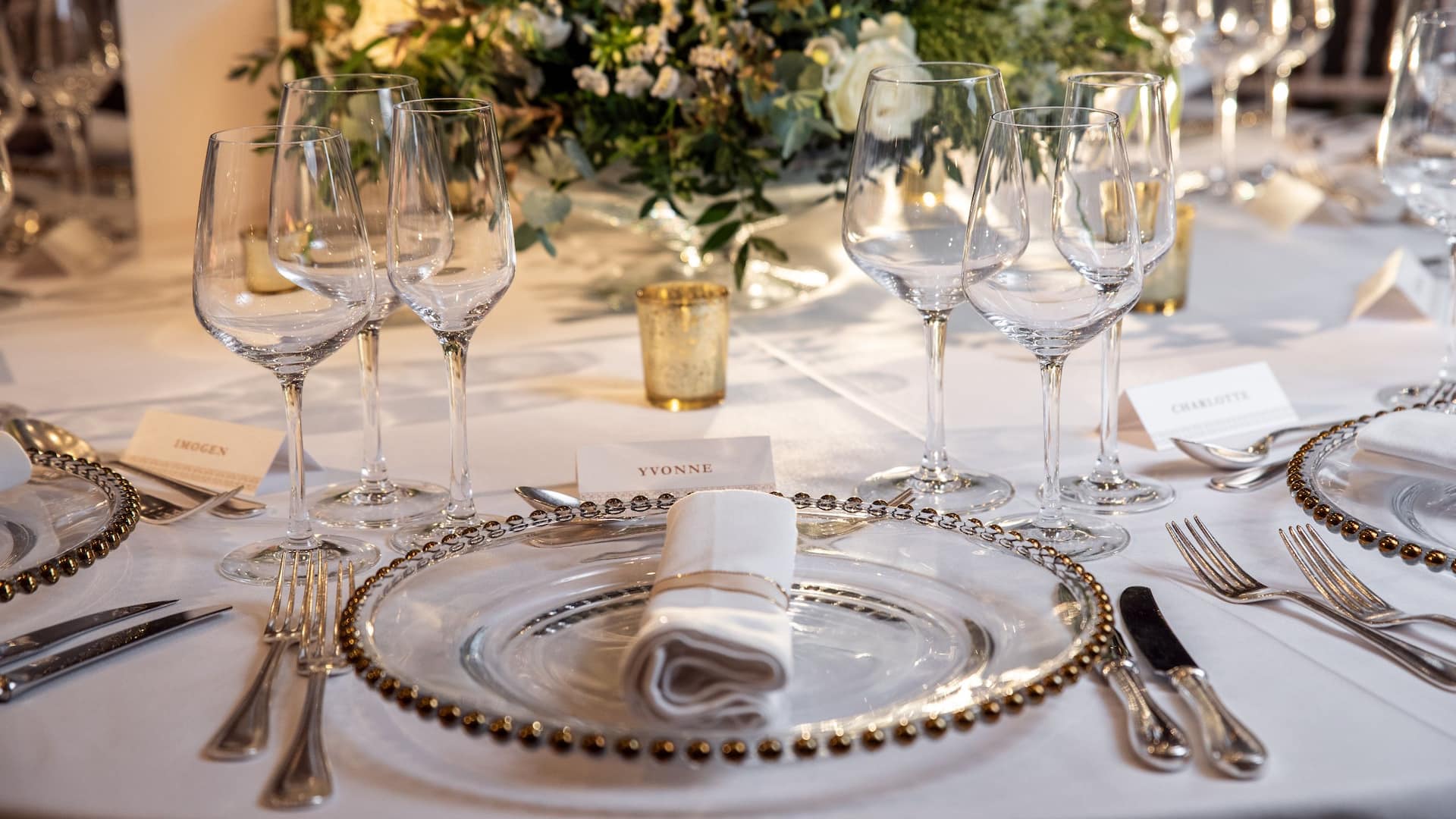 Hyatt Regency London - The Churchill Wedding Plates Setup