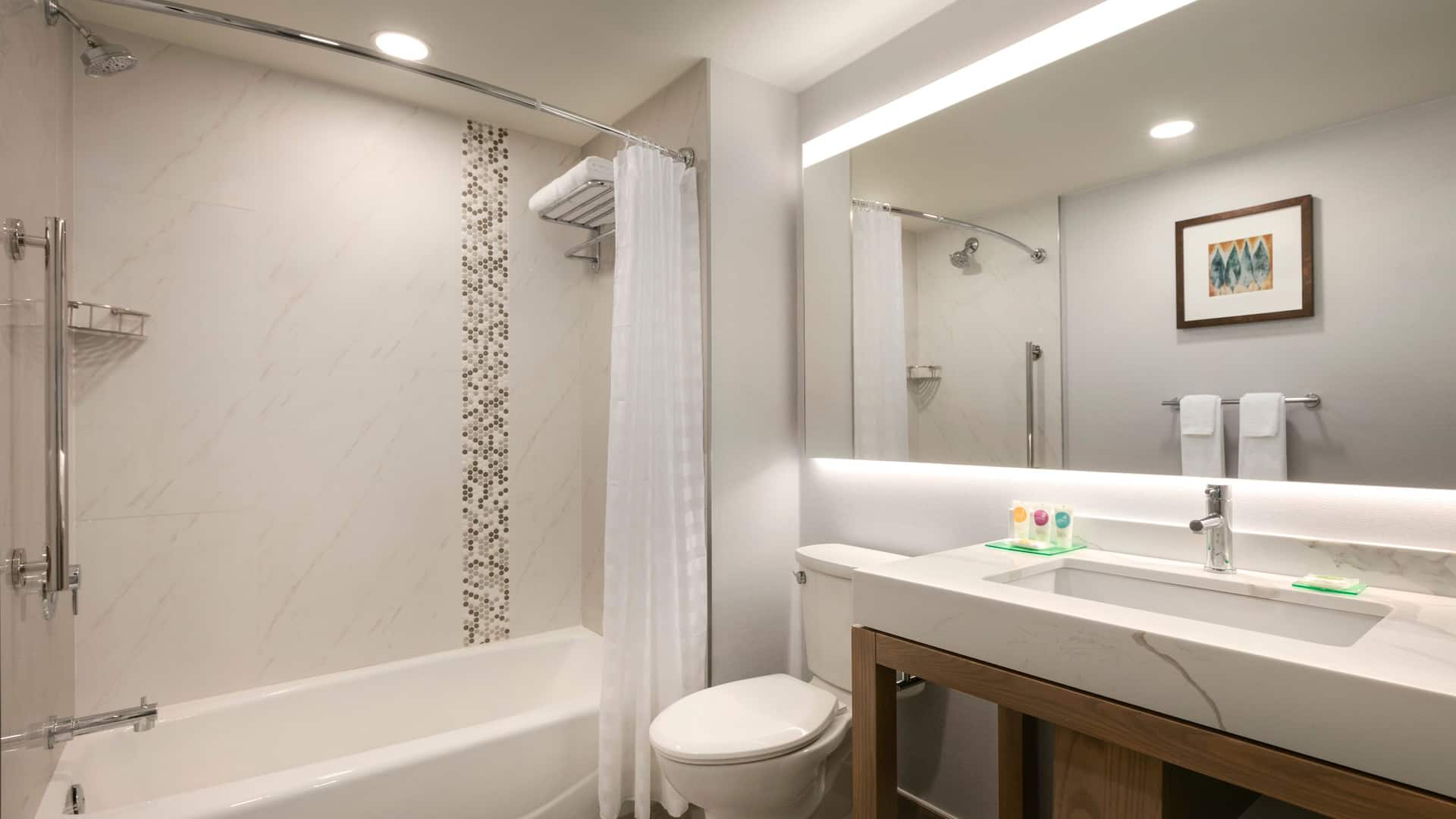 Hyatt Place Santa Barbara Two Queen Guest Bathroom