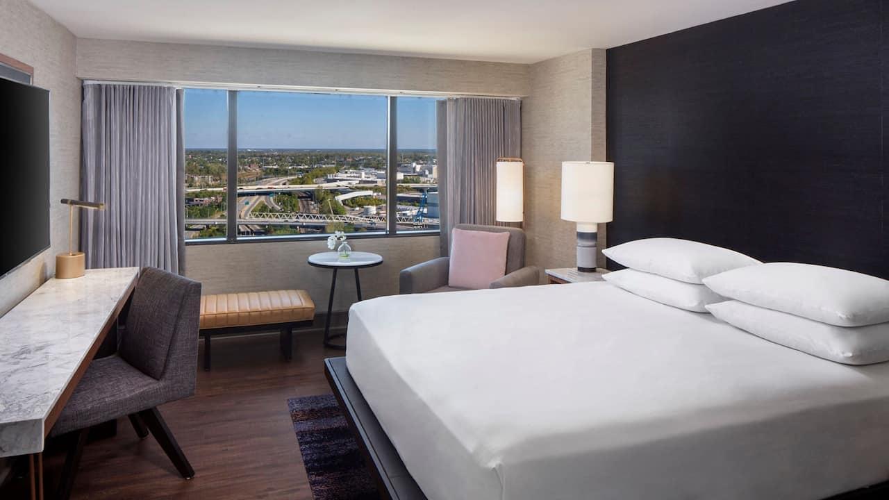 1 Bedroom Suite with 1 King Bed | Hyatt Regency Columbus