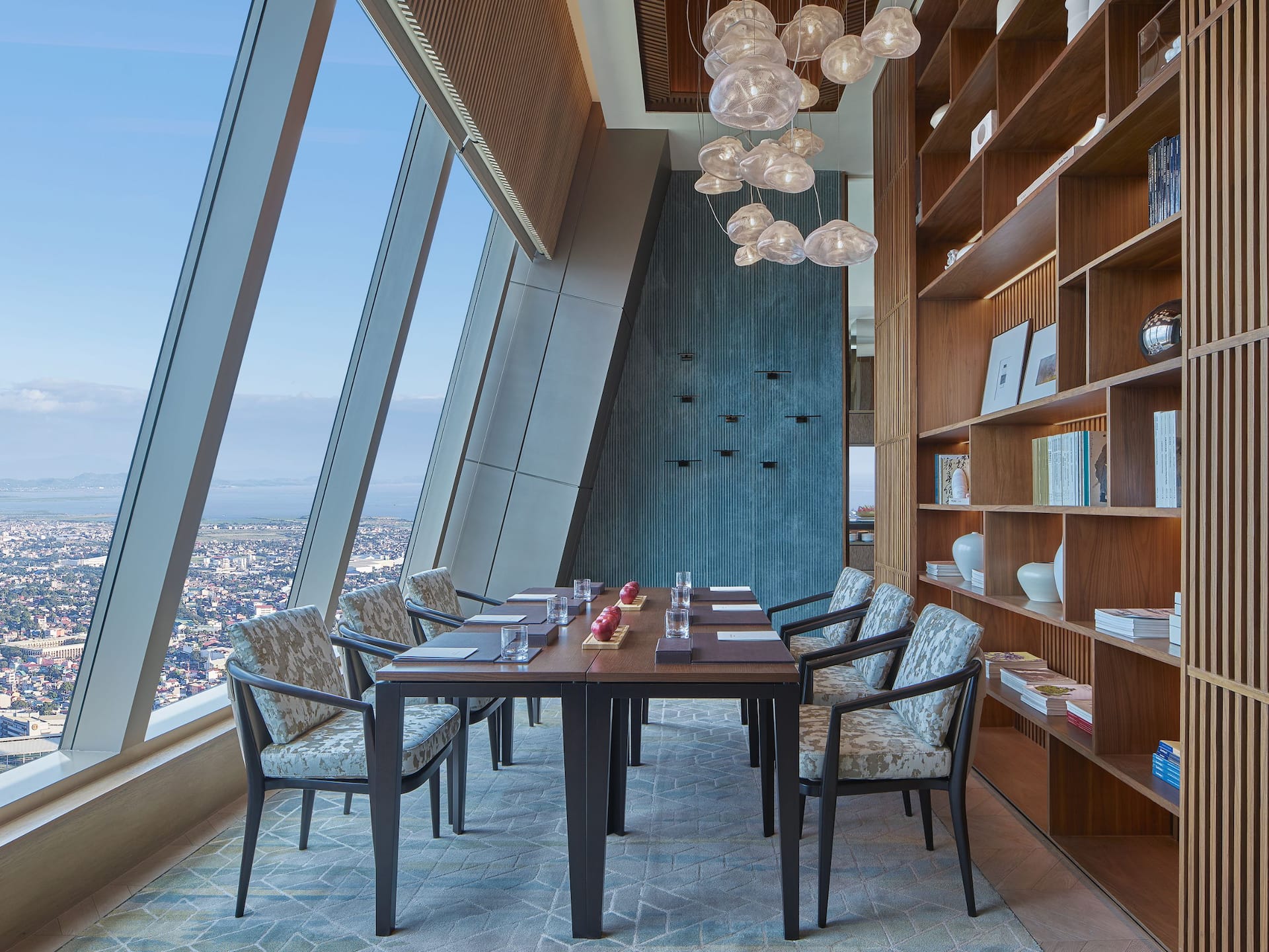 Grand Hyatt Manila Penthouse No66 Small Meeting Room