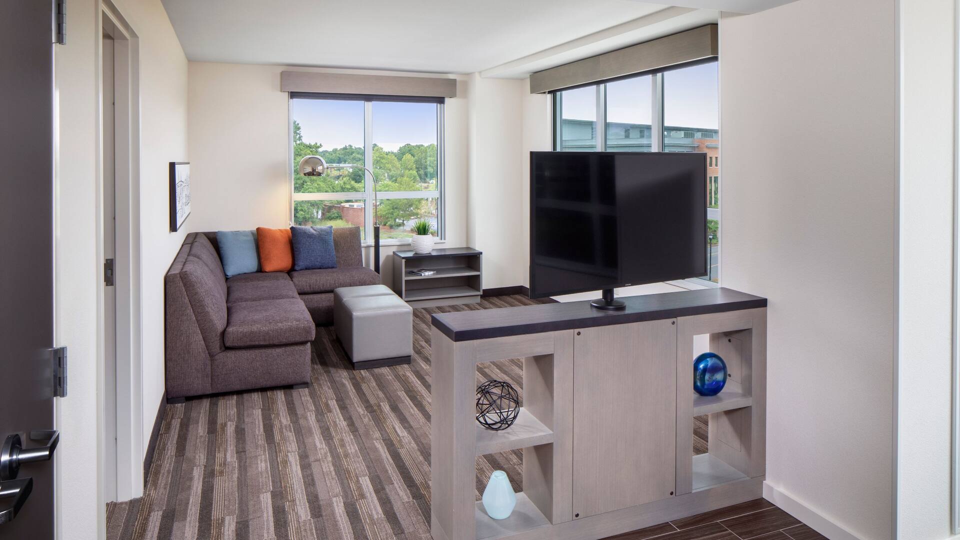 Hyatt House Charleston / Mount Pleasant Suite Living