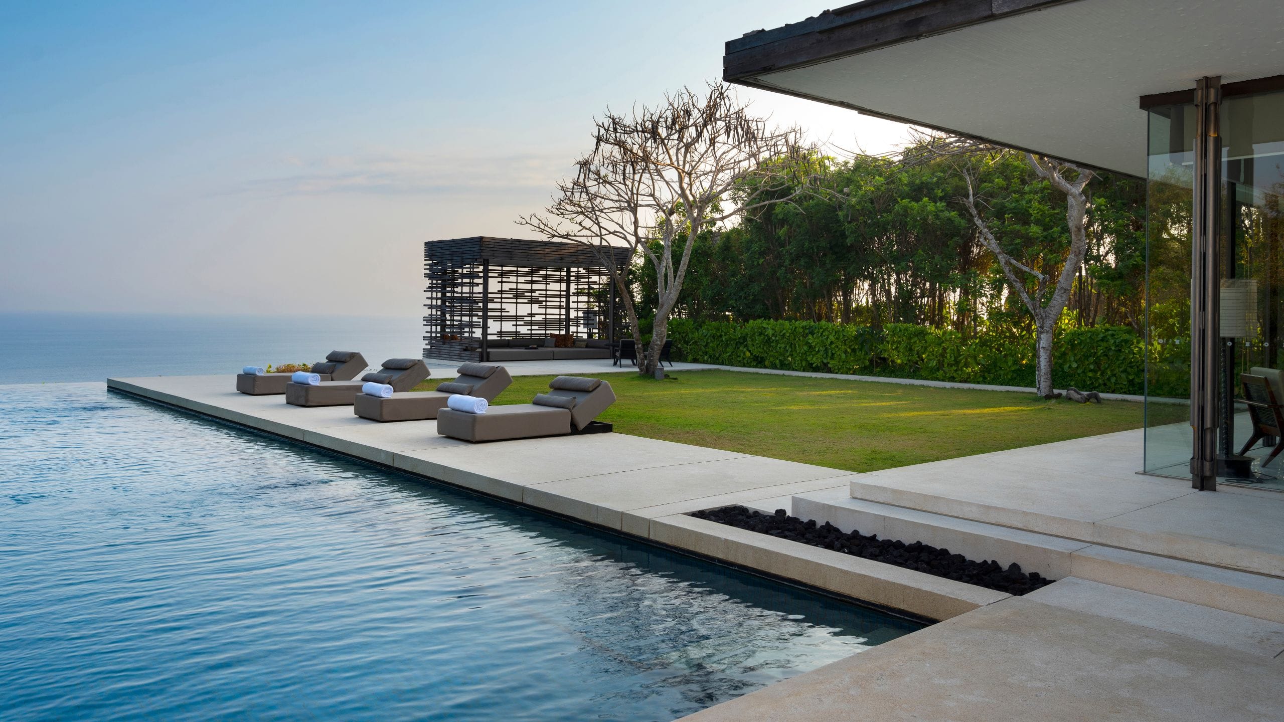 Alila Villas Uluwatu Three Bedroom Cliff Edge Villa Sunset