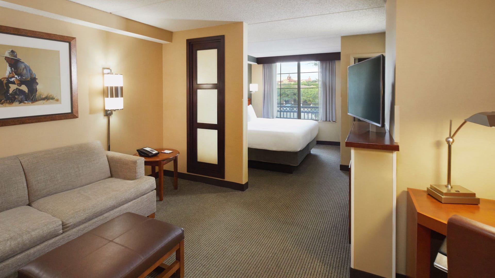 Queen Guestroom