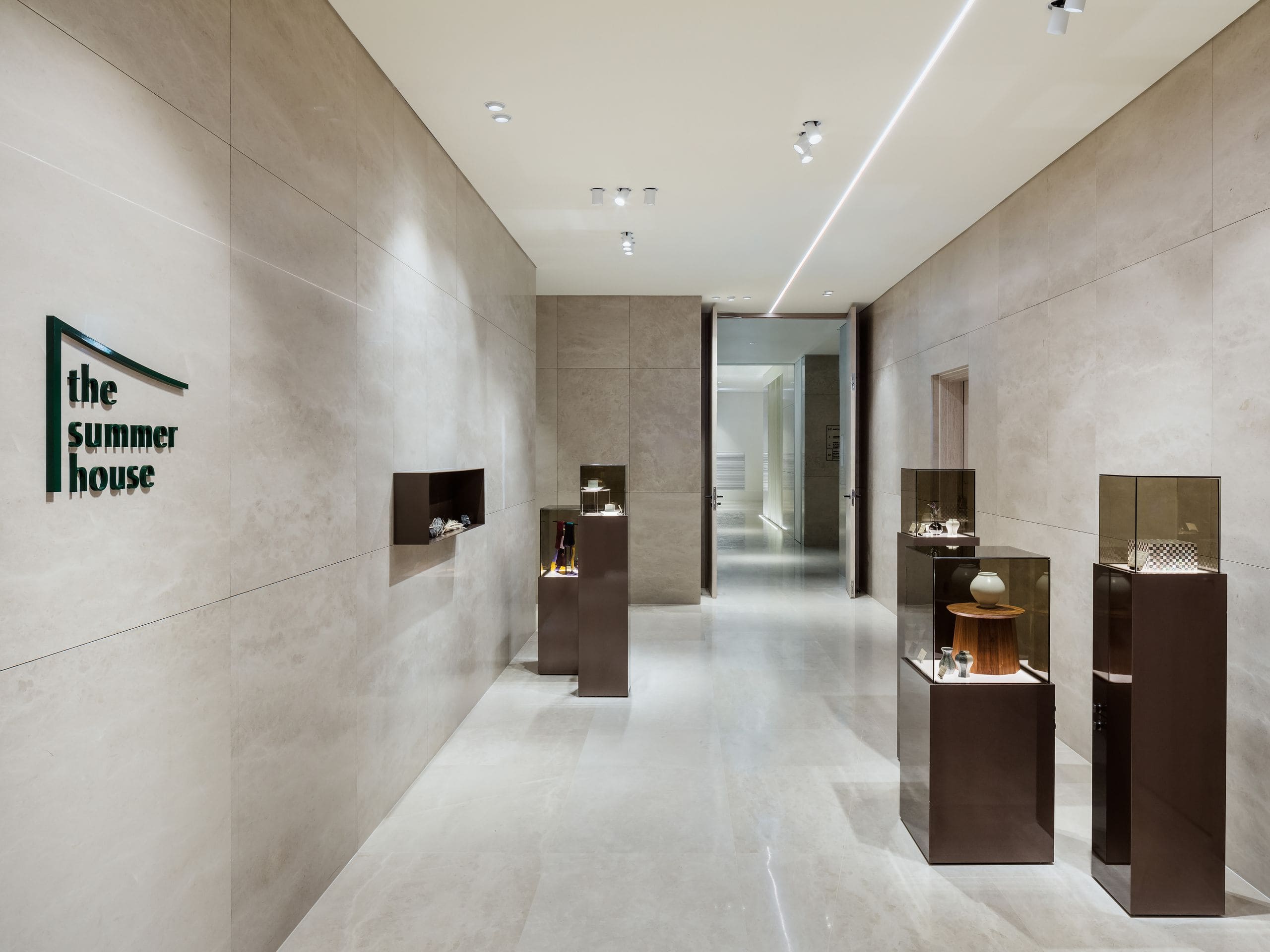 Andaz Seoul Gangnam The Summer House Foyer