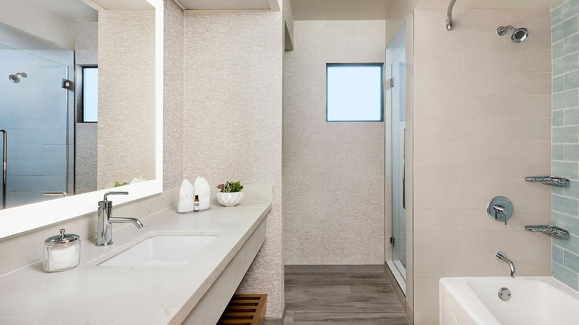 5 of 6 Hyatt Regency Mission Bay Spa and Marina Veranda Bathroom