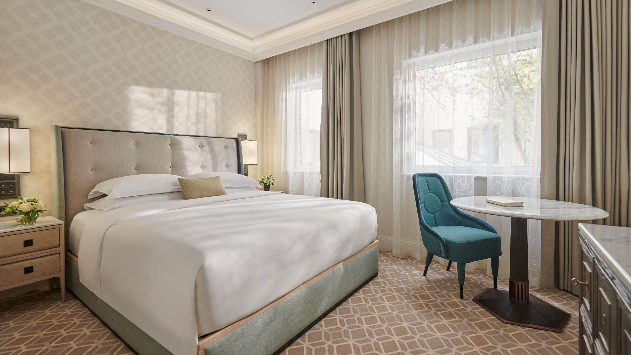 第 5，共 6 Great Scotland Yard Hotel Courtyard View King Guestroom