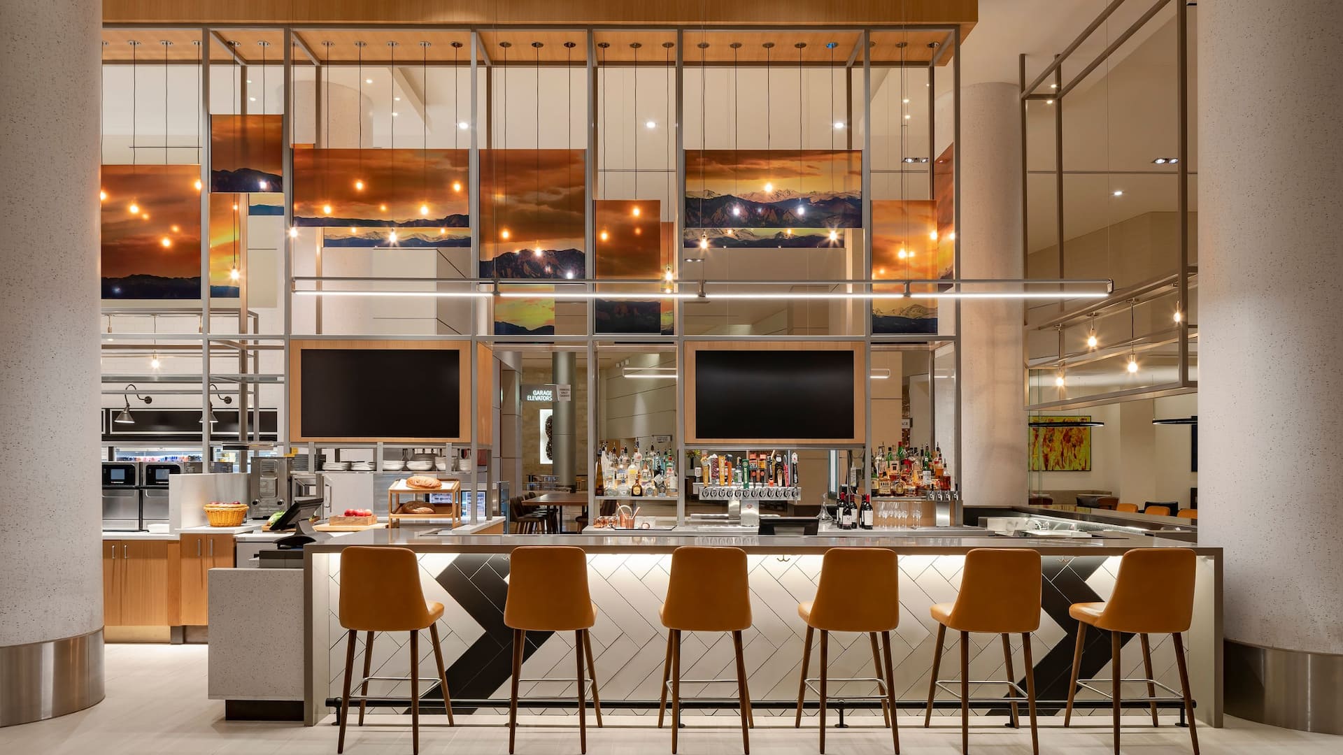 Hyatt Regency Denver at Colorado Convention Center Bar