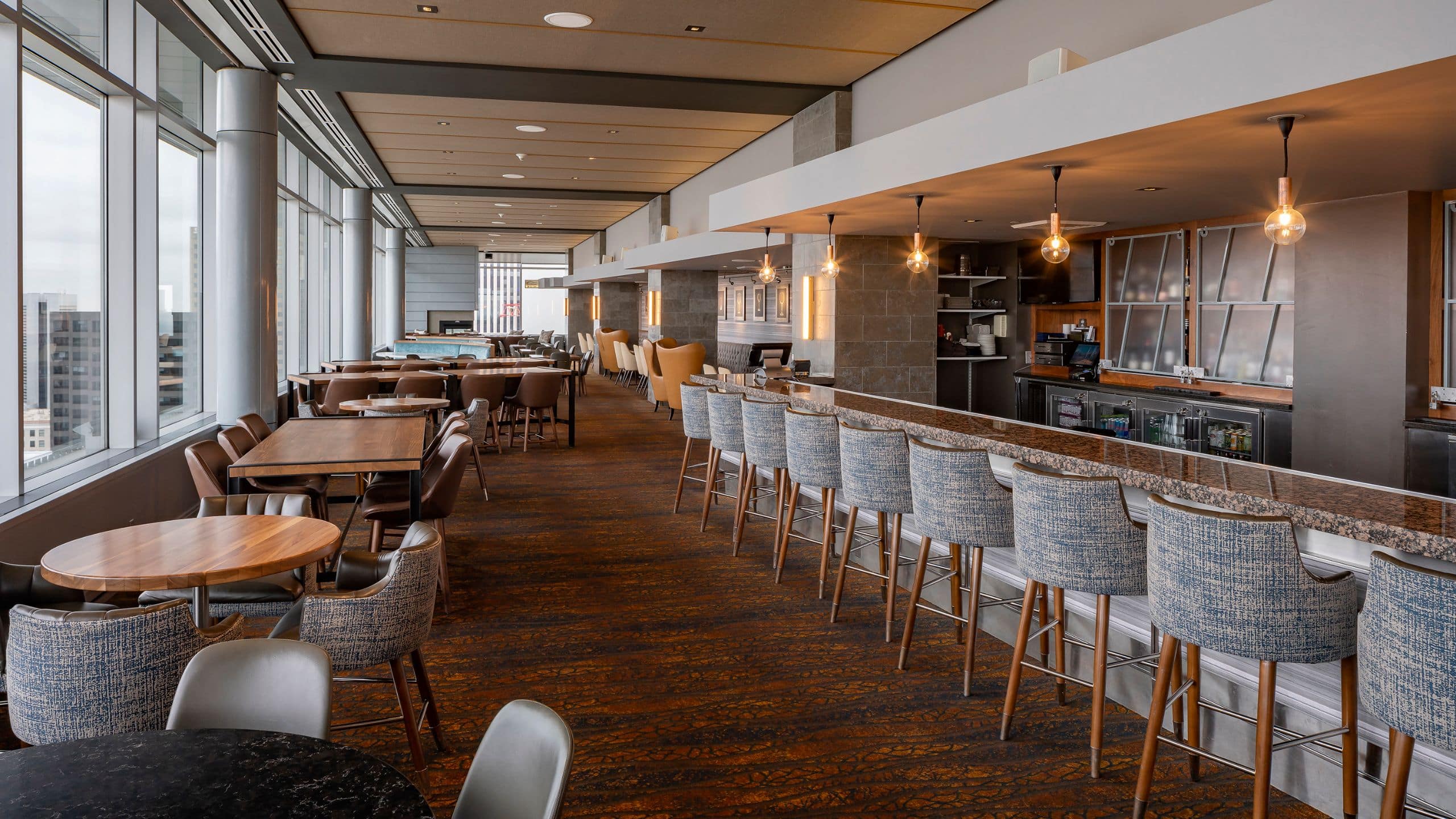 Hyatt Regency Denver at Colorado Convention Center Peaks Bar