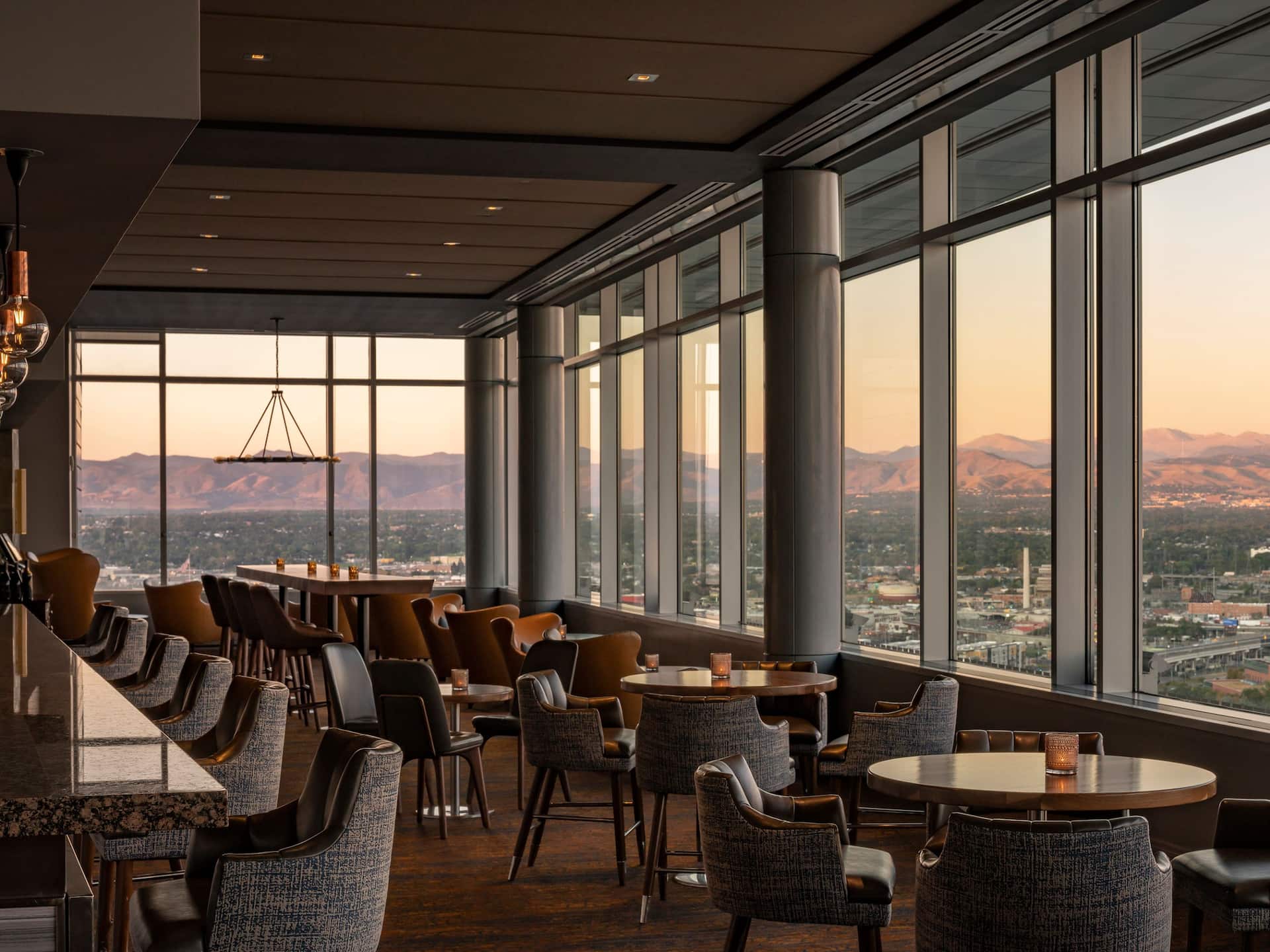 Hyatt Regency Denver at Colorado Convention Center Peaks Pink Mountains