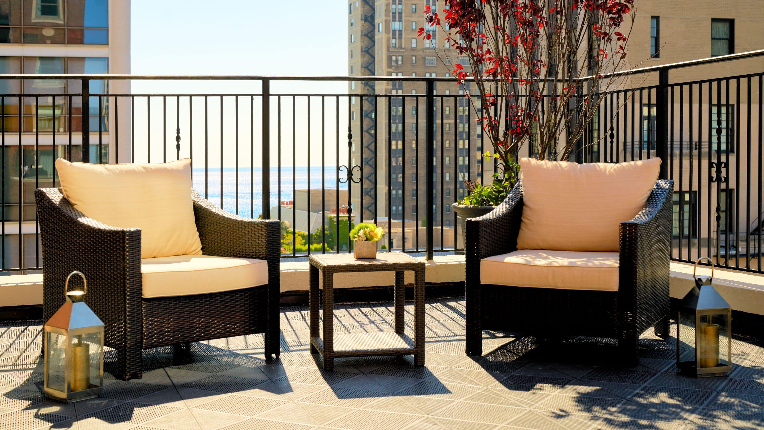 Downtown Chicago Hotel Reviews Ambassador Chicago JdV By Hyatt   The Ambassador P005 Terrace.16x9 