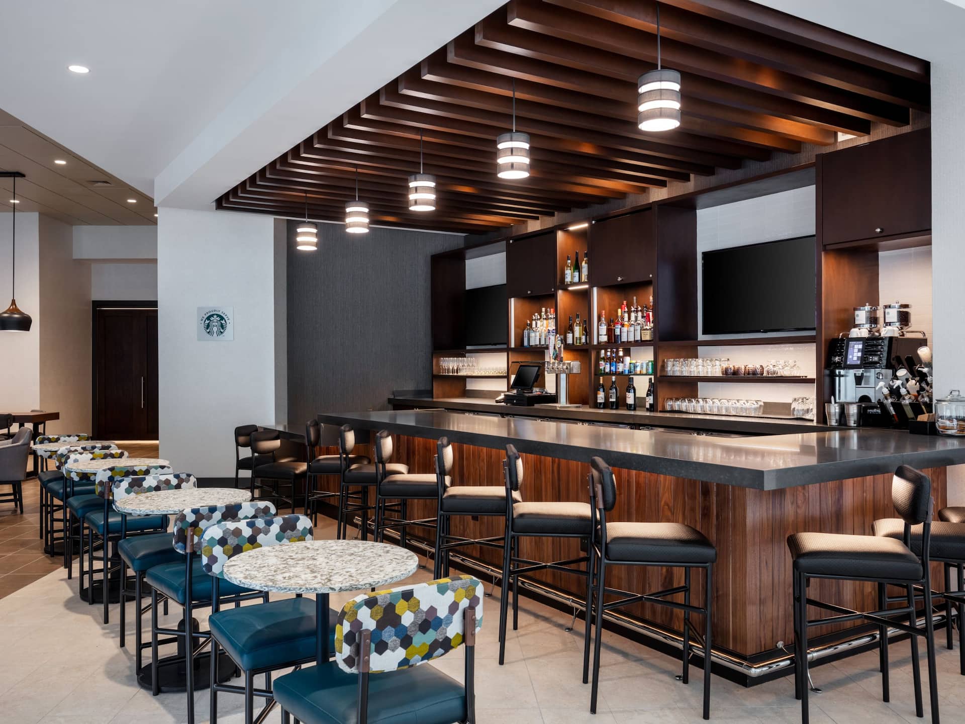 Hyatt Place Atlanta / Centennial Park Bar