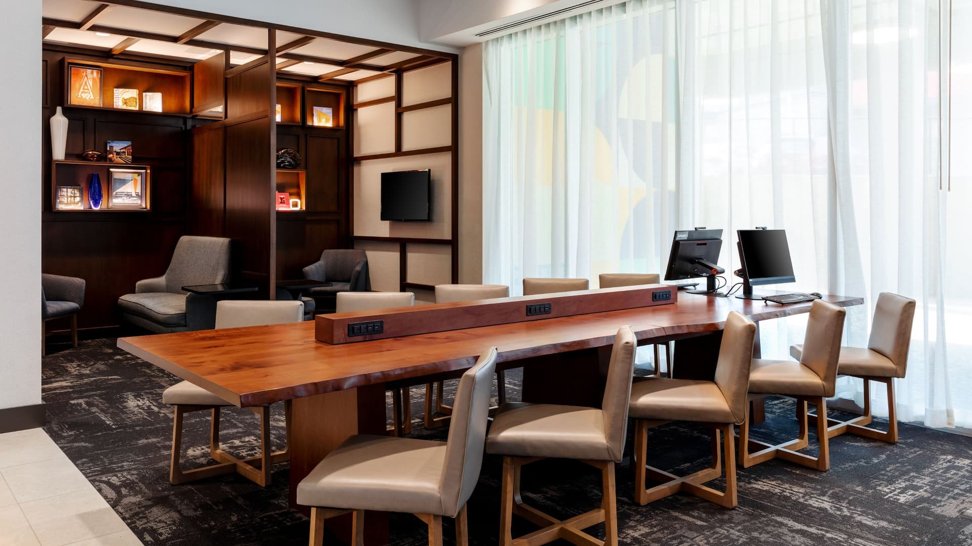 Hyatt Place Atlanta / Centennial Park Shared Computer Area