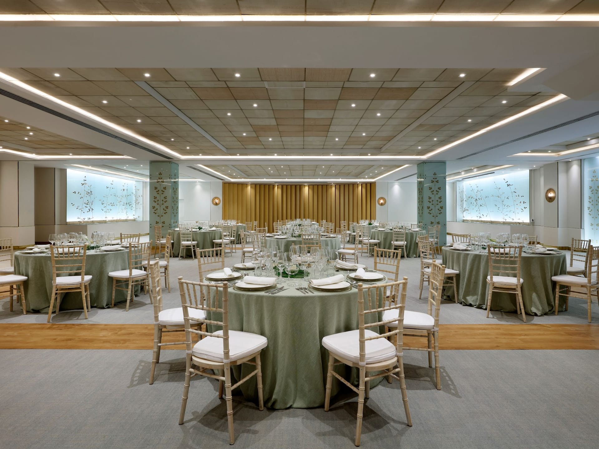 Hyatt Regency Hesperia Madrid Tapies Wedding Setup