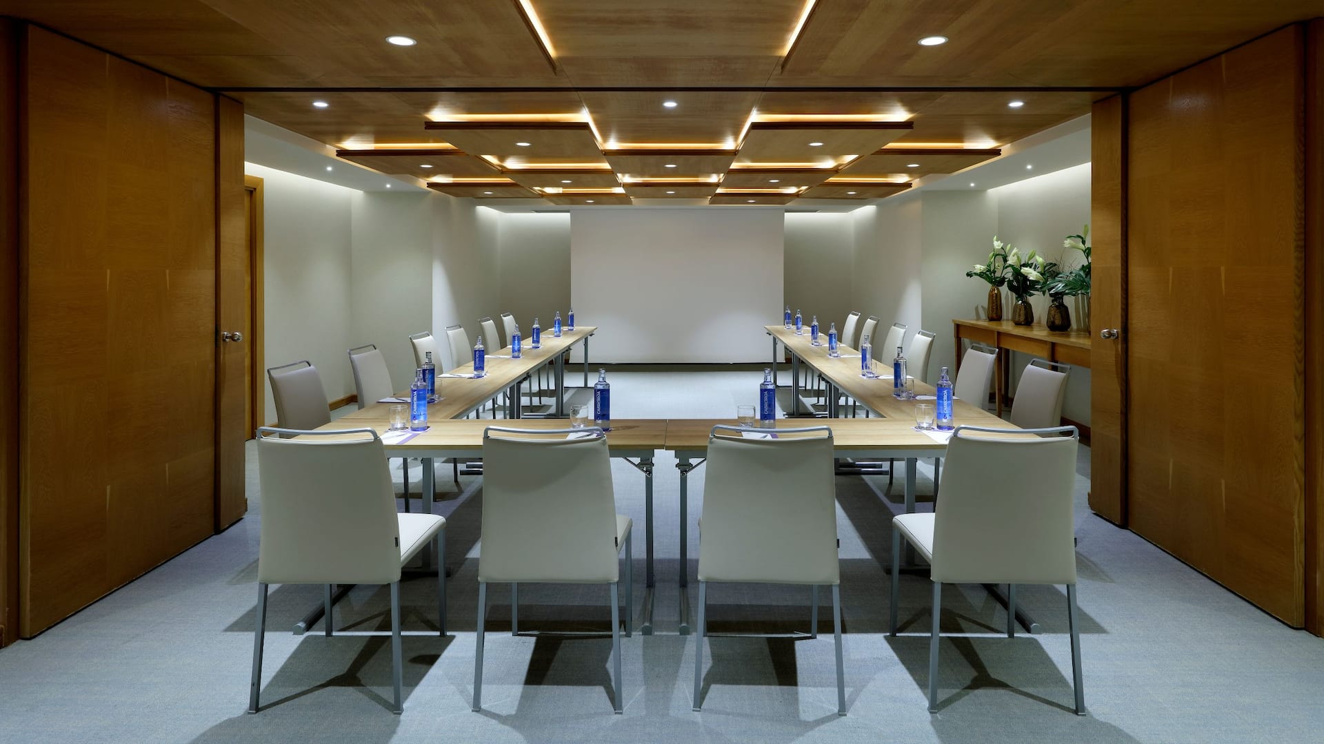 1 de 1 Hyatt Regency Hesperia Madrid Chillida Meeting Room Ushape Setup