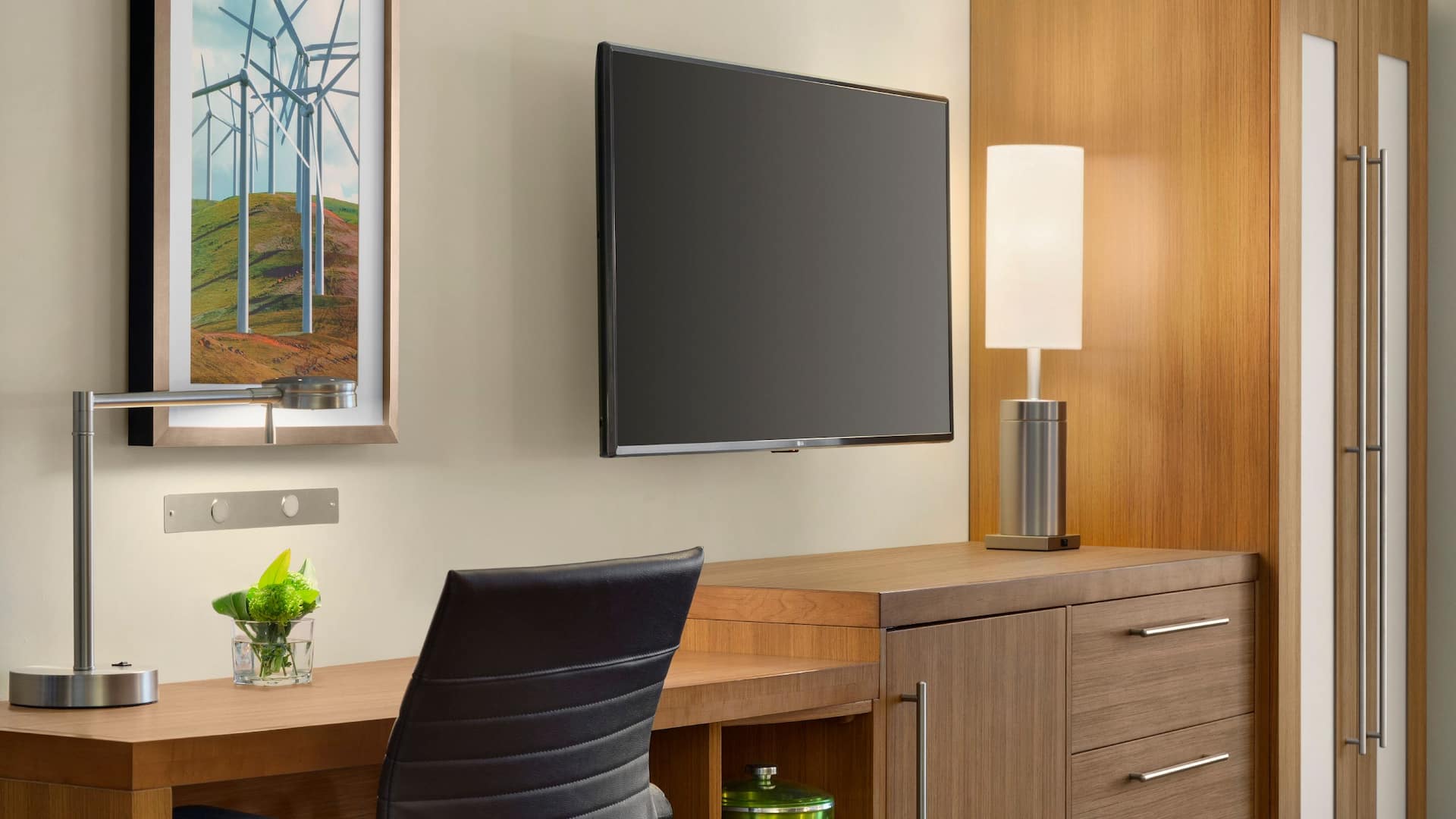 Hyatt Place Vacaville Accessible Guestroom Desk