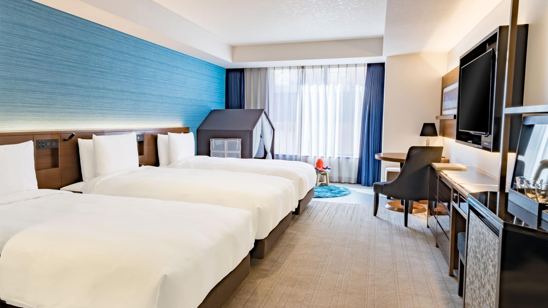 1 von 3 Kids Guestroom