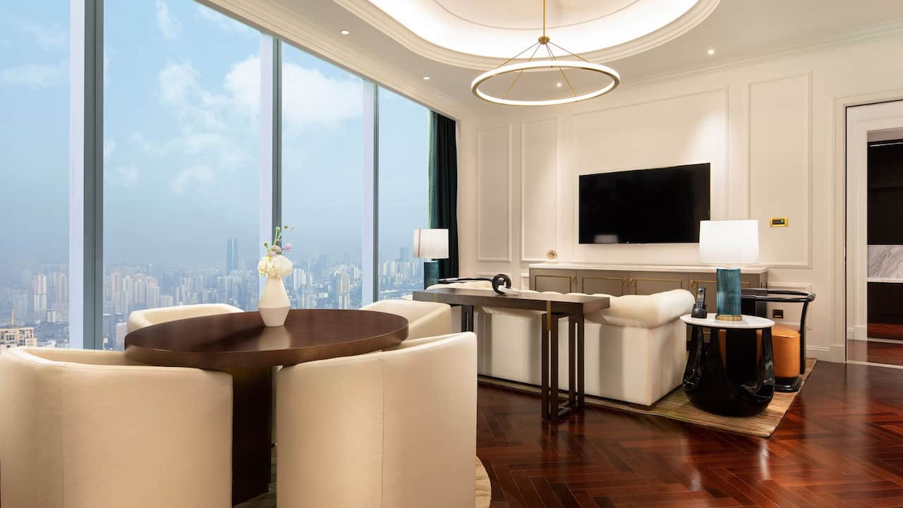 The Lixury Hotel suite