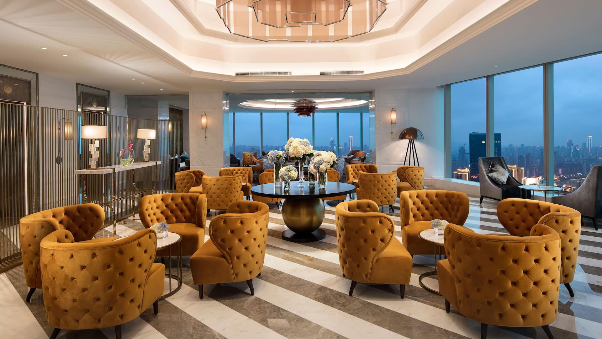 The Lixury Hotel Lobby Loungue