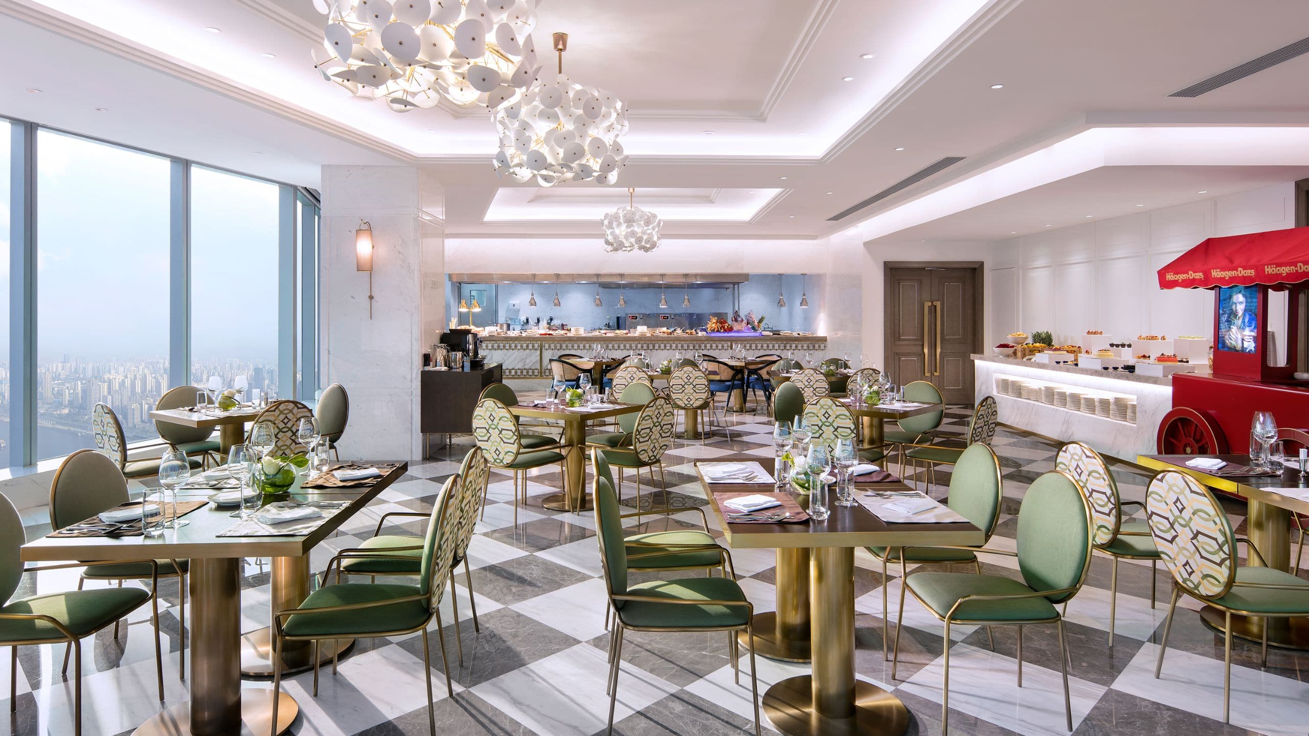 The Lixury Hotel The Brits Restaurant