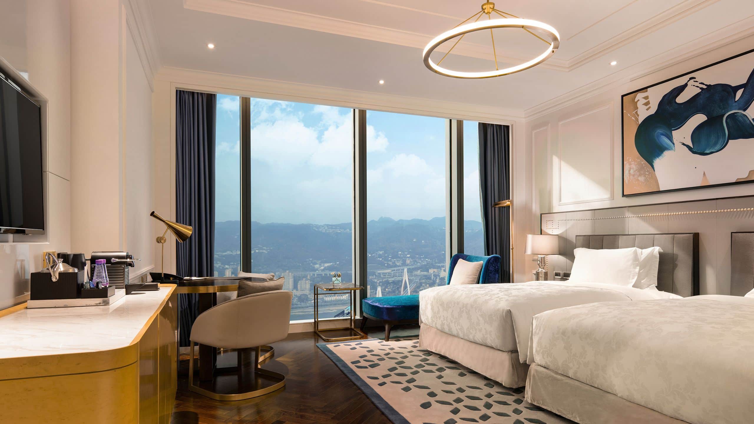 The Lixury Hotel Twin Bedroom