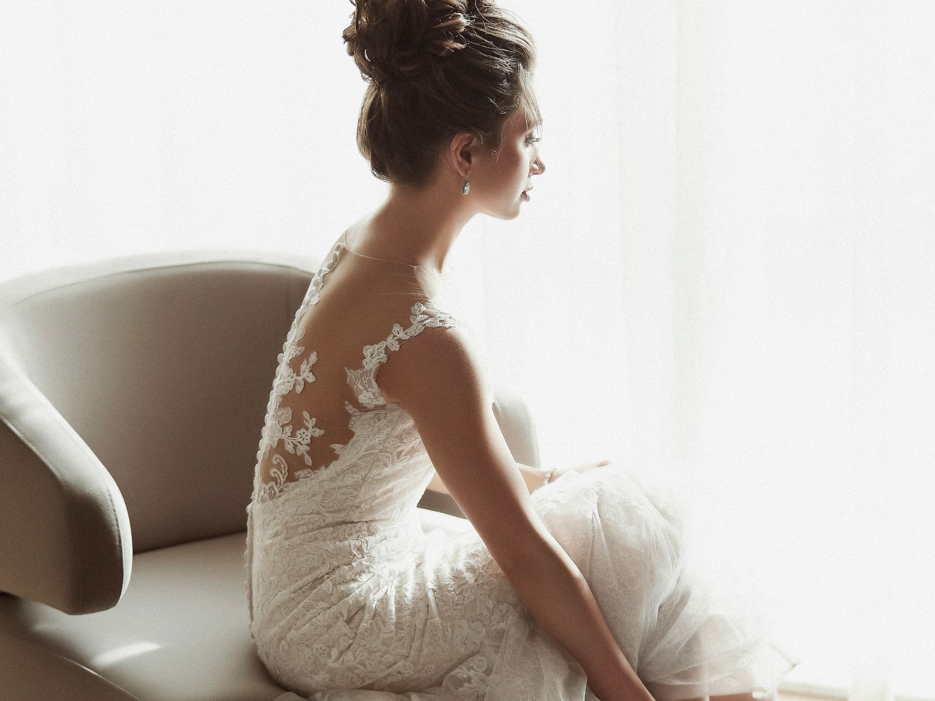 Hyatt Regency Tashkent Diplomatic Suite Bride On Sofa