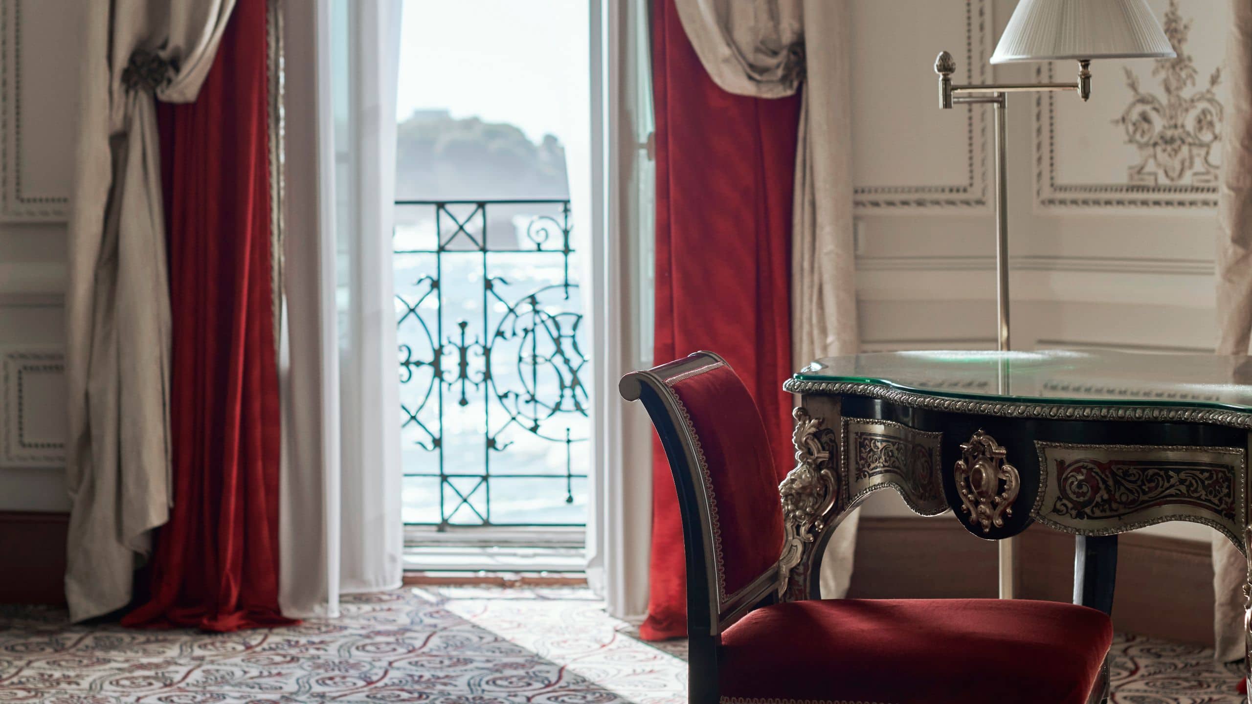 Hôtel du Palais Biarritz Royal Suite Living Area