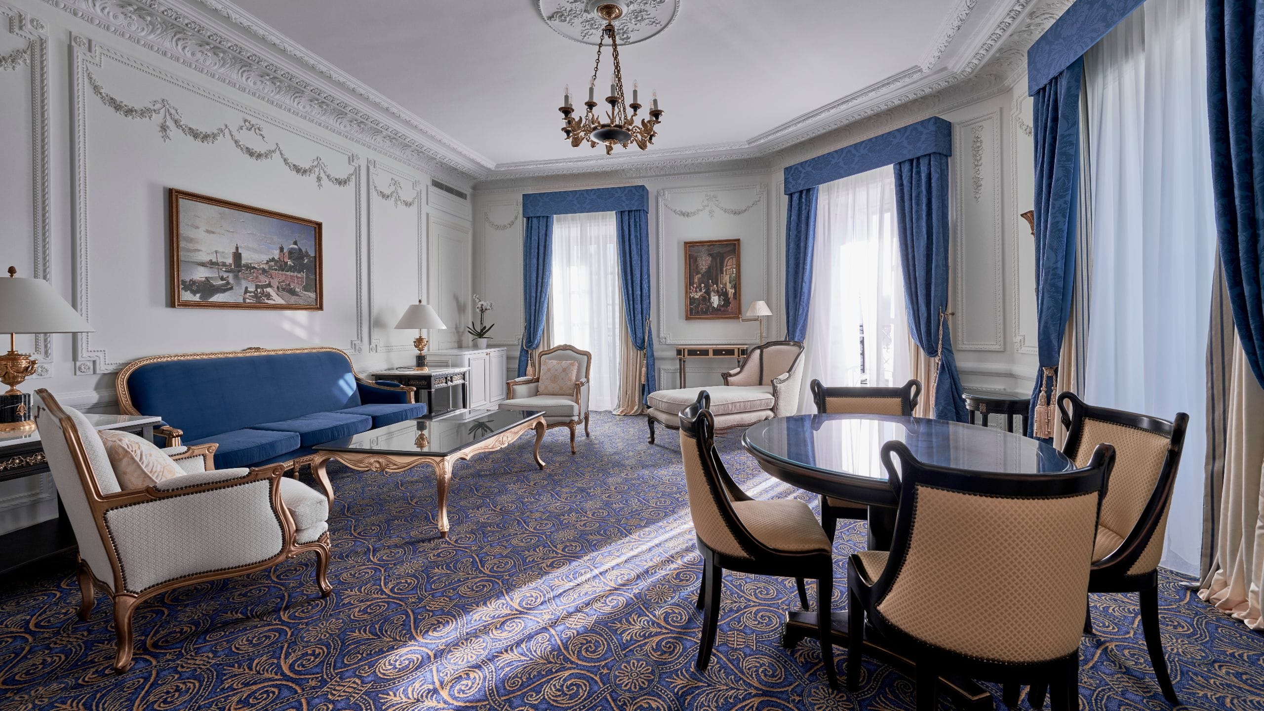 Hôtel du Palais Biarritz King Royal Suite Living Area