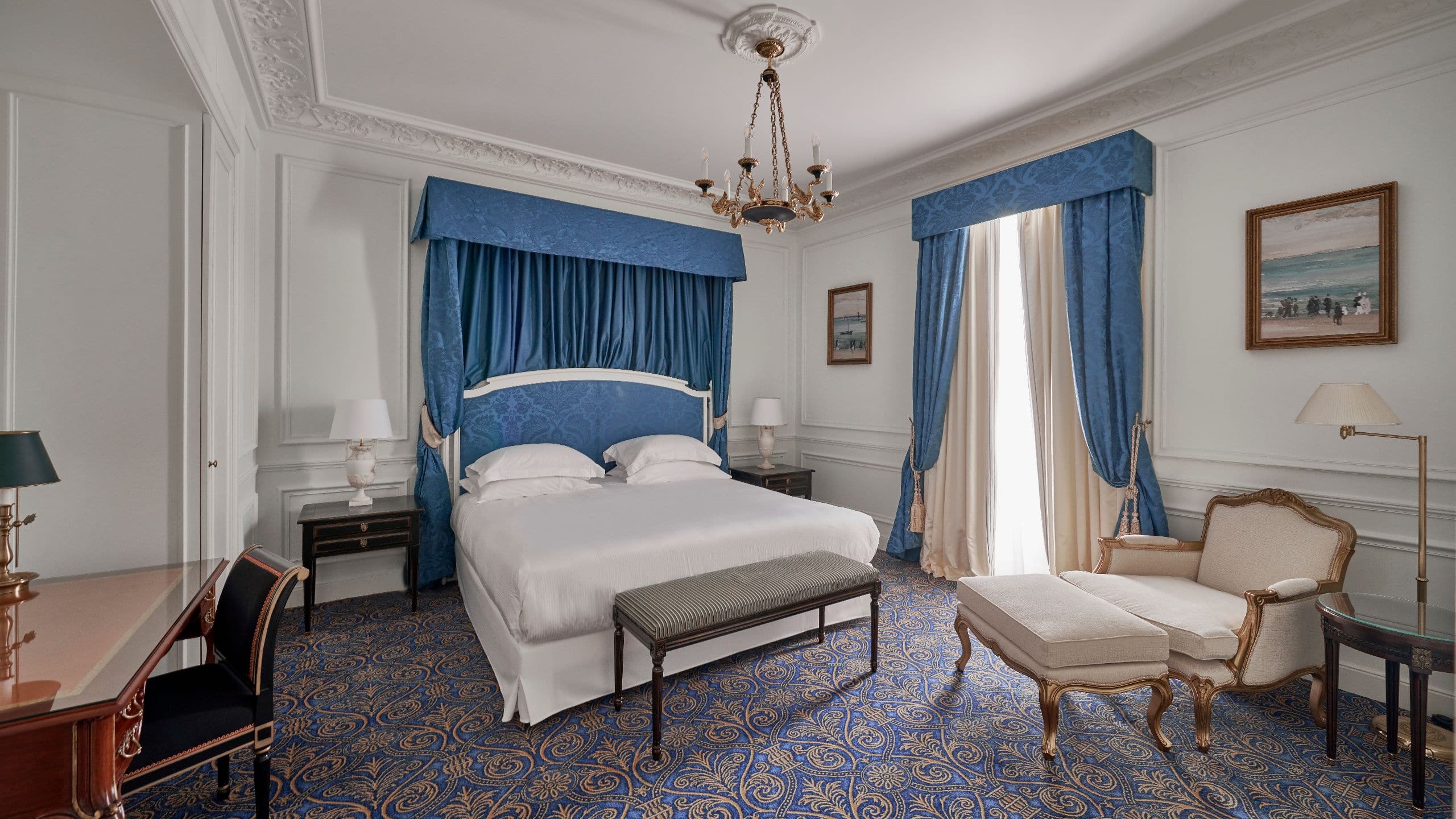 Hôtel du Palais Biarritz King Royal Suite Bedroom