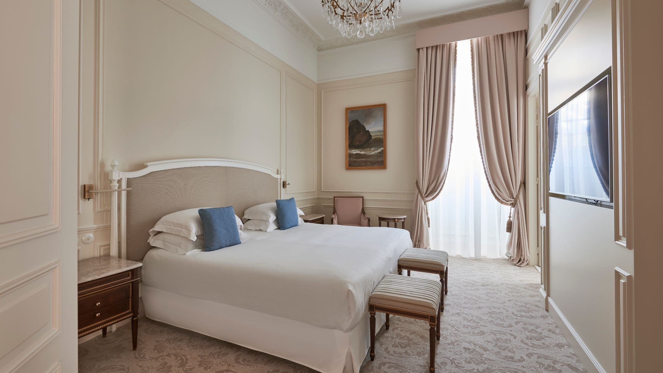 Hôtel du Palais Biarritz King Royal Suite Bedroom