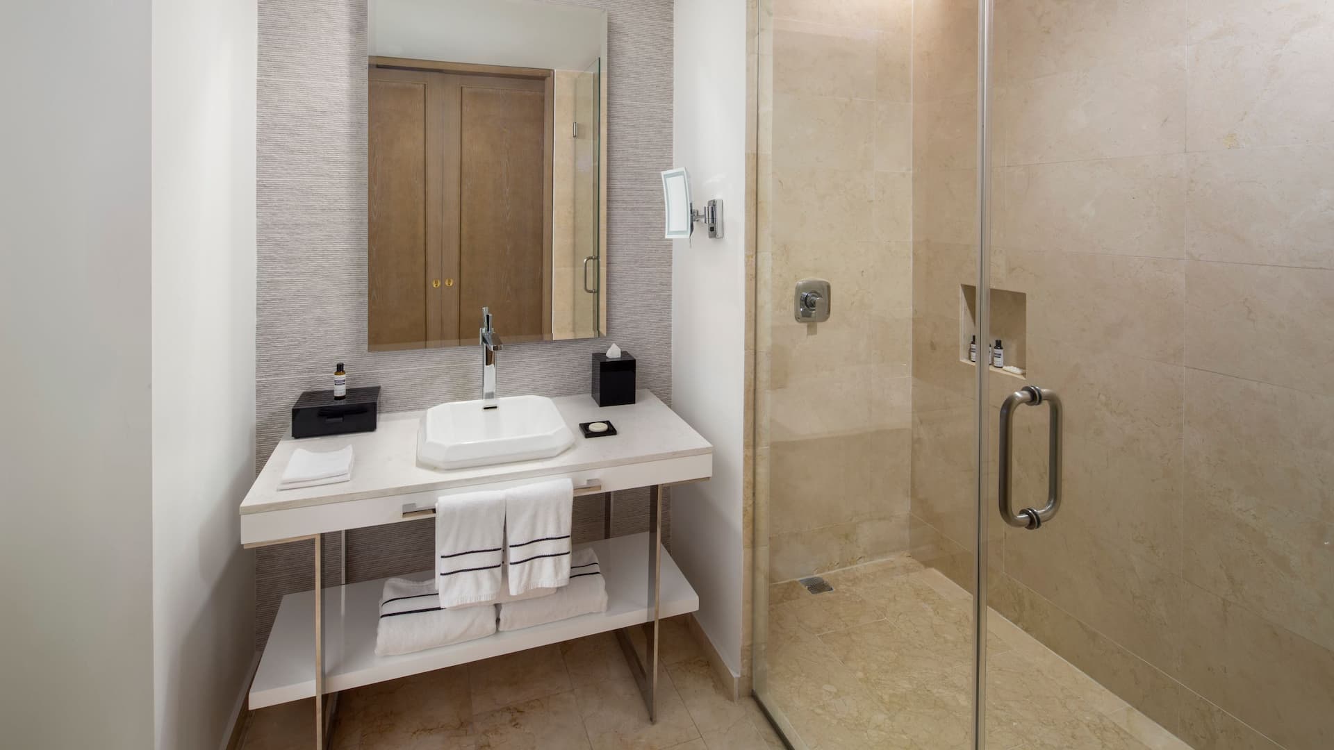 第 2，共 4 Hyatt Regency Grand Reserve Puerto Rico Bathroom Shower
