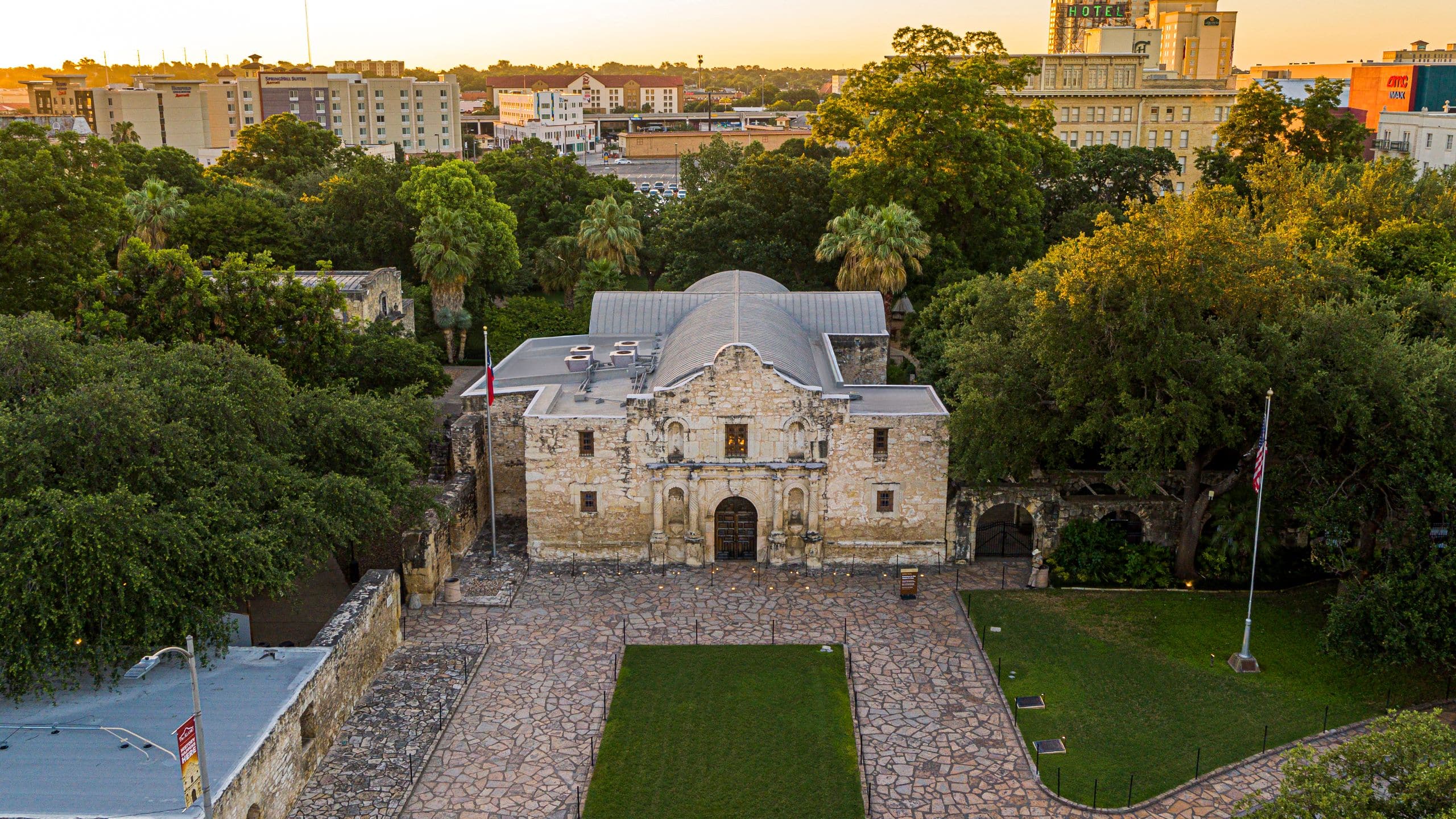 Hyatt Regency San Antonio Riverwalk Alamo