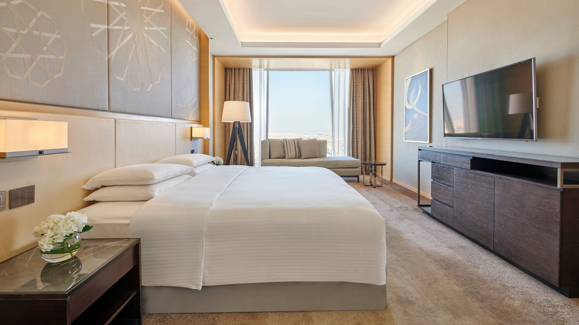 3 من 9 Hyatt Regency Riyadh Olaya Prince Suite Bedroom