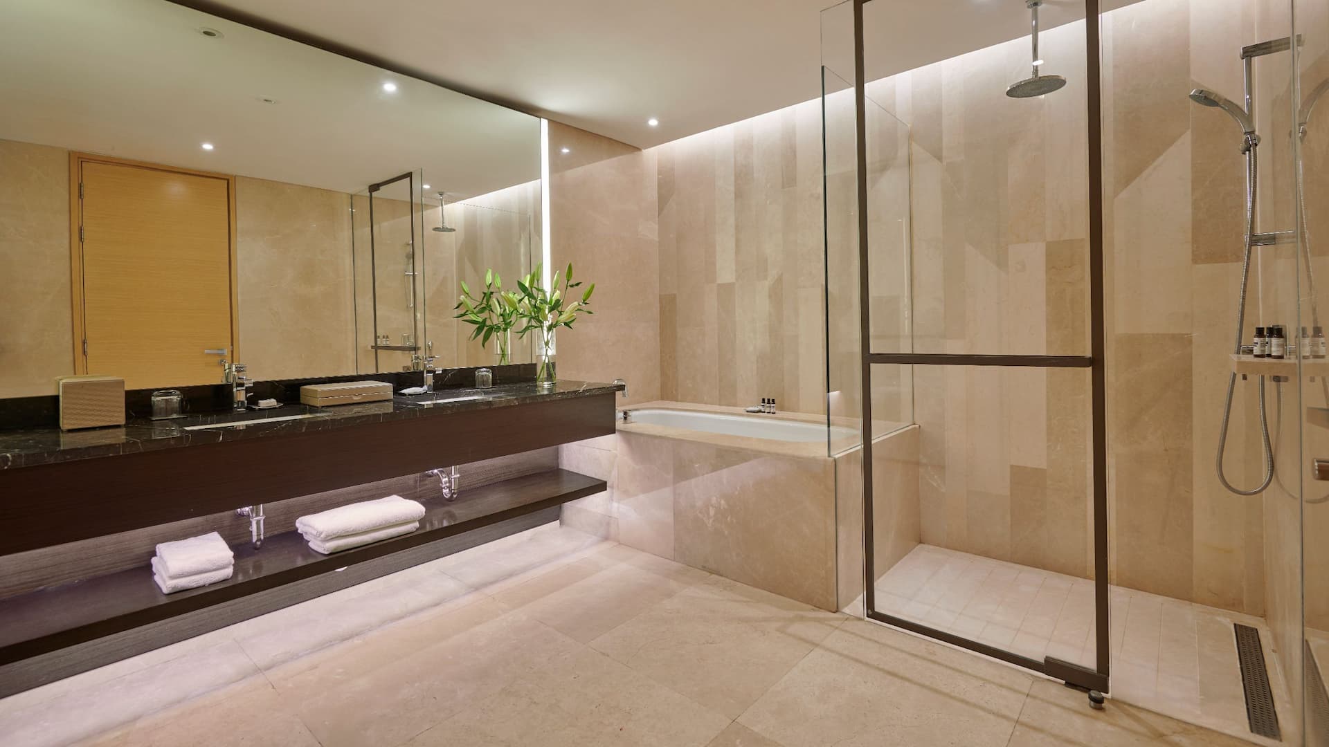 4 من 5 Hyatt Regency Riyadh Olaya Premium Room Bathroom