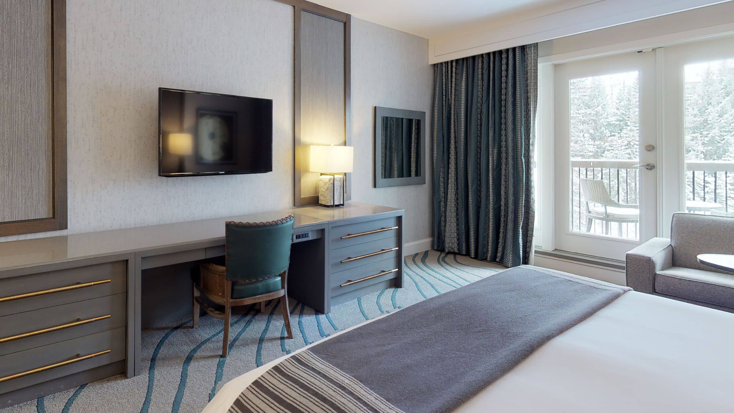 Grand Hyatt Vail Deluxe Mountain View King Bed