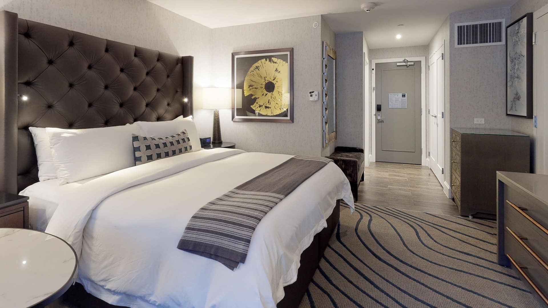 Grand Hyatt Vail Mountain View King Bed