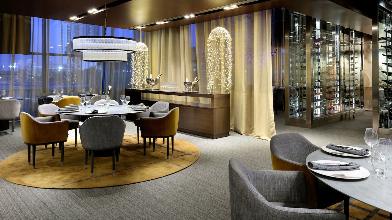 Hyatt Regency Barcelona Tower Restaurant Seating