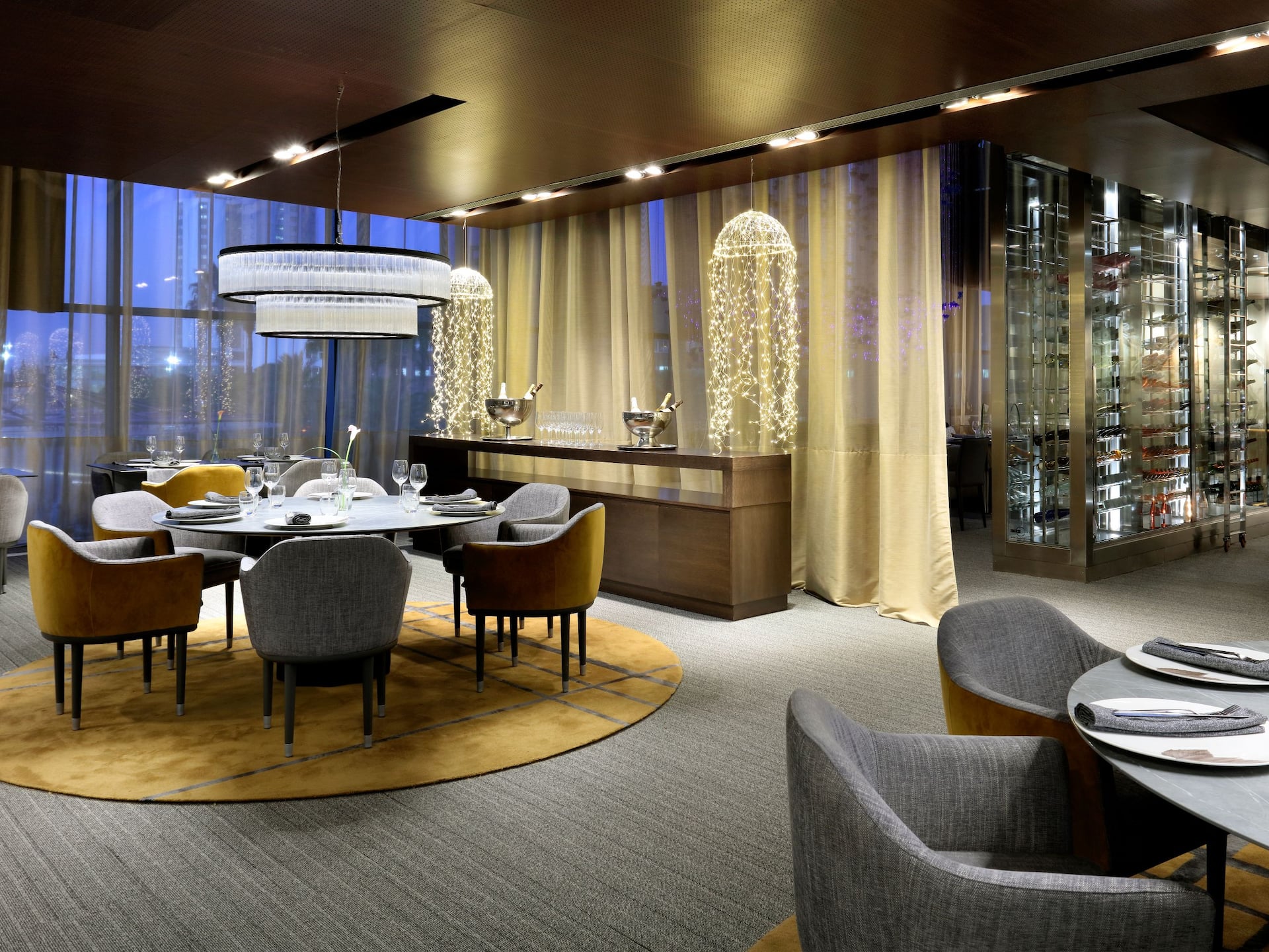 Hyatt Regency Barcelona Tower Restaurant Seating