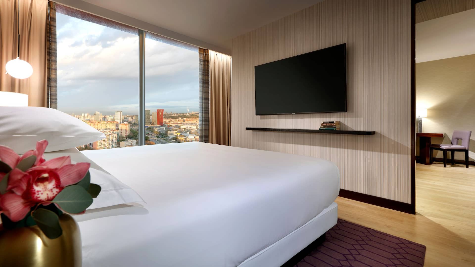 3 de 7 Hyatt Regency Barcelona Tower Executive Suite King